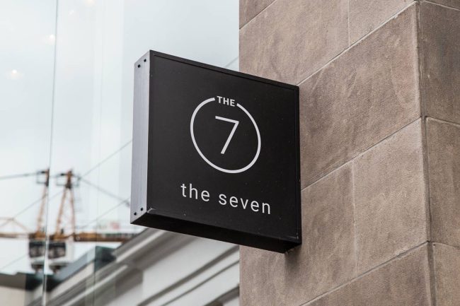 Por - Sit amet wall sign