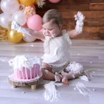 Sesión de fotos cumpleaños bebé con tarta en valencia