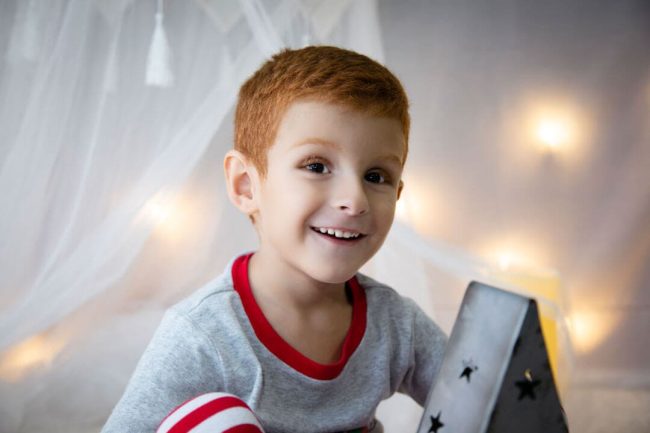 Sesión de fotos de navidad infantil en Valencia 2023