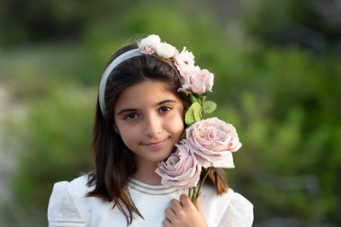 Sesión de fotos de comunión con hermanas gemelas en valencia