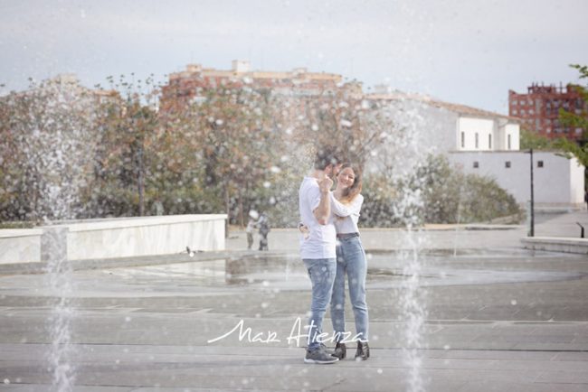 Sesión de fotos de preboda en Parque central de Valencia
