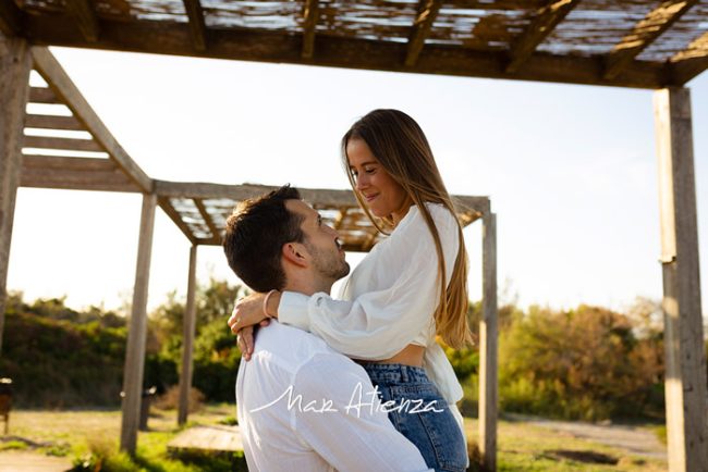 Sesión de fotos de preboda en mirador de aves en Valencia